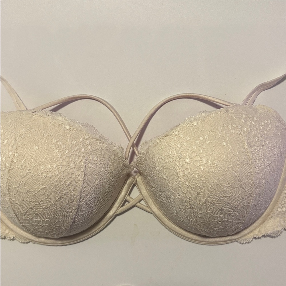 Victoria's Secret Lace Bra in Cream